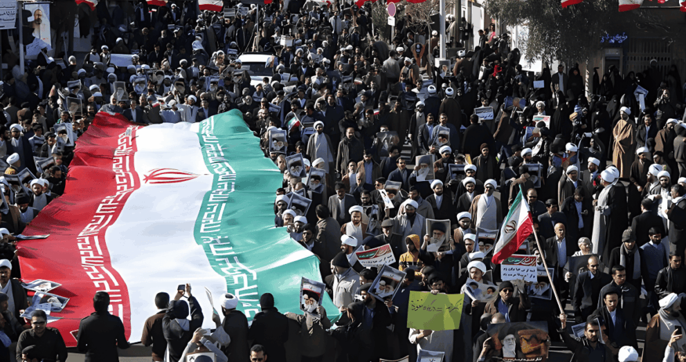 İran'daki Toplumsal Çöküş, Ekonomik Kriz ve Ayaklanmalar